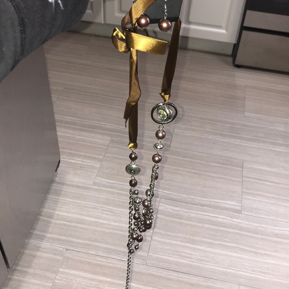 Necklaces set with earrings - Picture 2 of 5